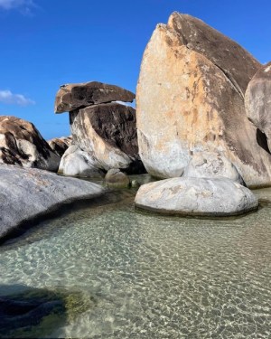 a close up of a rock